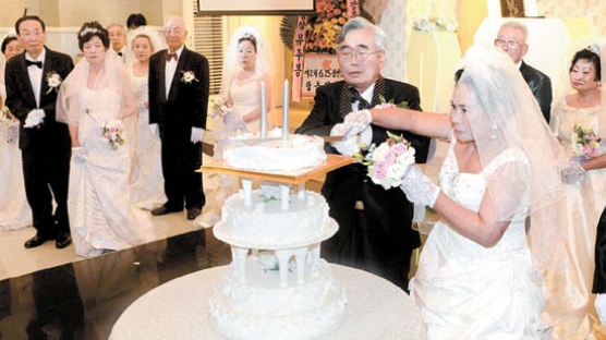 [사진] 6·25 참전영웅들 지각 결혼식