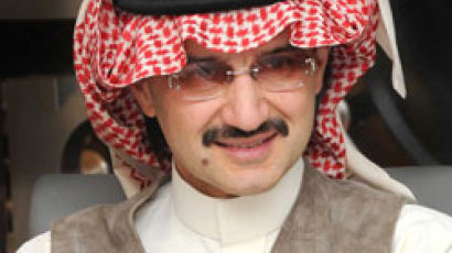 사우디 알 왈리드 왕자 “전재산 35조원 기부”