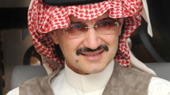 사우디 알 왈리드 왕자 “전재산 35조원 기부”