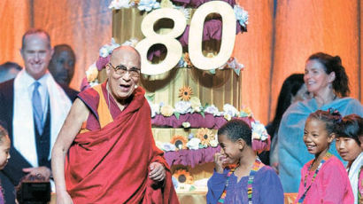 [사진] 달라이 라마, 미국서 80번째 생일 잔치