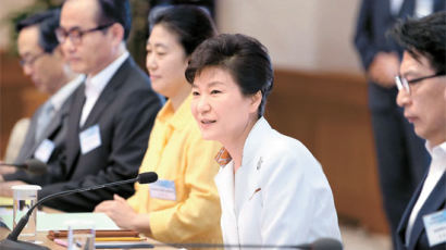 박 대통령 “북, 대화 의지 비쳐” … 나진·하산 통한 경협 추진
