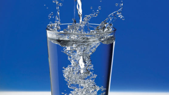 물의 하루섭취량과 효과…아메리카노 마시면 물 2배 마셔야!