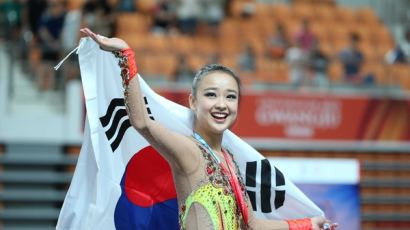 손연재 "편파판정? 사실 아니니까 괜찮다…세계선수권 메달 2개 목표"