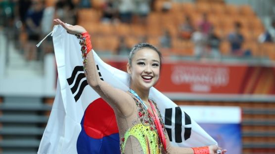 손연재 "편파판정? 사실 아니니까 괜찮다…세계선수권 메달 2개 목표"