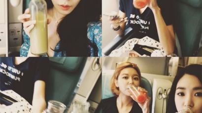 소녀시대 티파니, 수영과 함께 깜찍한 표정으로 셀카