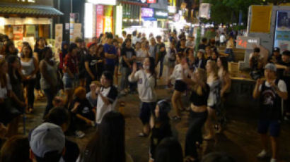 음악과 소음 사이 … 홍대 거리 ‘야간 공연 금지’ 딜레마
