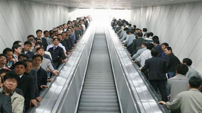 노인 많은 강북, 지하철 에스컬레이터 수는 강남의 절반 