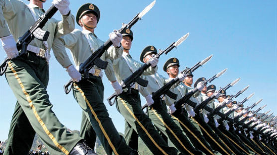 중국 열병식, 미사일 7종 첫 공개