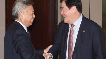 최경환, 진리췬 AIIB 초대 총재 지명자와 만나