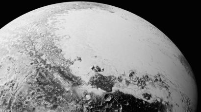 NASA 분화구, 얼음산이 담긴 '비운의 별' 명왕성 사진 공개
