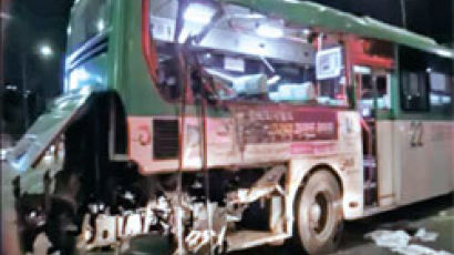 퇴근길 서울 공항동서 버스 부딪쳐 승객 2명 사망