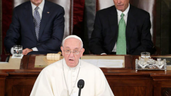  교황 “외국인 두려워 말고 이민자에게 적대감 버려야” 