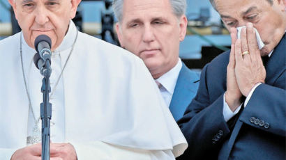 “나를 위해 기도해달라” 교황 한마디에 베이너 눈물