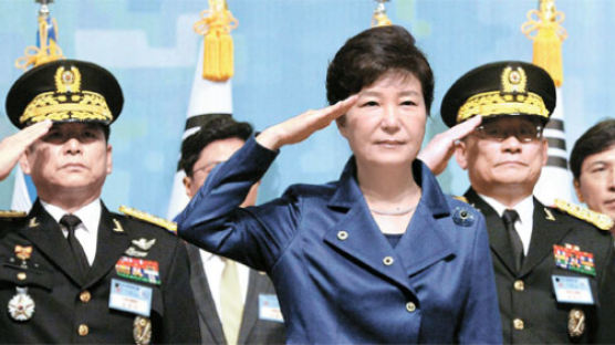 박 대통령 “애국심이 군 최고 무기”