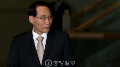 [사회] 국정원, 김만복 '남북정상회담 회고록'출간 '비밀누설'혐의 검찰 고발