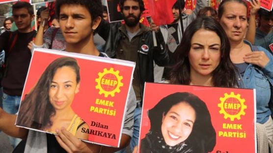 테러 애도객에 최루탄 쏜 터키 정부 … 시위대 수천 명 “에르도안은 살인자”
