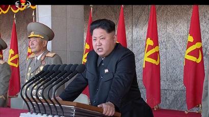 북한 김정은, 뒷목에는 무슨 일이?