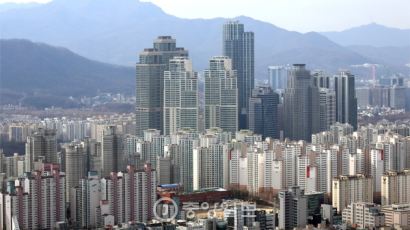 평균 소득 가구는 서울에서 아파트 못 산다…빚내도 못 사는 현실