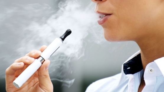 “전자담배, 기내에서 폭발할 수 있어” 기내 반입 금지