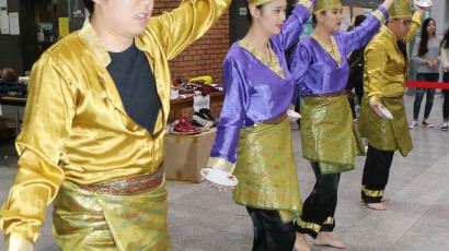 [사진] 인도네시아 전통 접시춤 아시나요