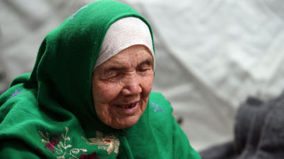 105세 아프간 난민 할머니, 자유 찾아 6000㎞ 대장정