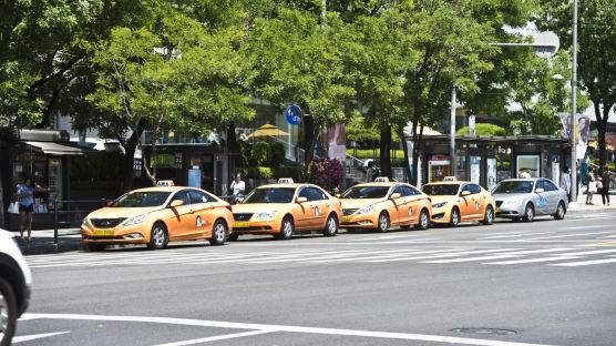 [사회] 불친절 택시에 과태료 10만원 부과…불친절 입증할 구체적 증거 제출해야
