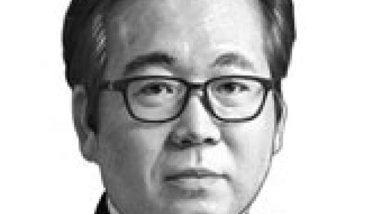 [이하경 칼럼] ‘강남스타일’이 최몽룡 교수 잔혹사 막는다