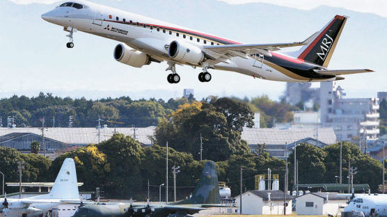 [사진] 일본 독자 개발 첫 제트여객기 시험비행 