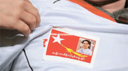 미국 “미얀마 개헌 불가피” 수지 대통령 만들기 나서