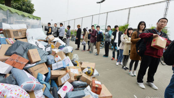 [국제] 쇼핑이 끝난 뒤…택배 산(山)에 묻힌 중국 대학가
