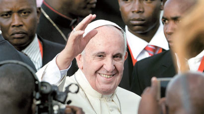 [사진] 교황 첫 아프리카 순방, 방탄차·조끼 거부 