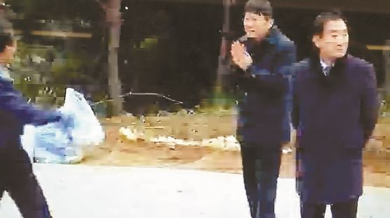 [정치] 박지만, 27일 김영삼 전 대통령 묘역 찾아 묵념