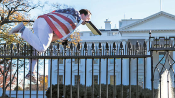 [사진] 미국 테러 비상인데 뻥 뚫린 백악관