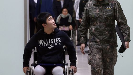 '목함지뢰' 다리 잃은 김정원·하재헌 하사, 공부로 국가에 보답하겠다