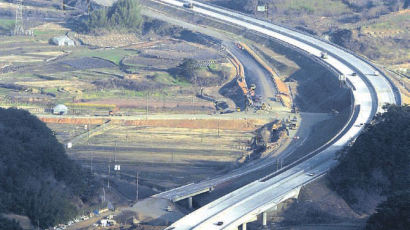 [사진] 왕복4차선 된 옛 88고속도로 