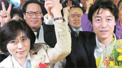 박 대통령 만족한 노동개혁 보고, 실무자는 송호창의 부인