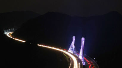 [사진] 달빛 밝힌 광주대구고속도로　