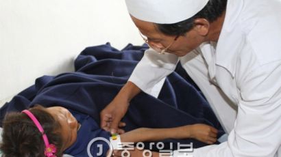 북한 의사 2명, 캄보디아서 동시에 심장마비사 미스터리