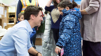 [국제] 캐나다 트뤼도 총리 "시리아 난민에 환대는커녕 후추 스프레이라니…"