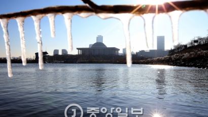 서울에 올 겨울 첫 한파주의보 발령, 낮에도 영하권 추위 이어져