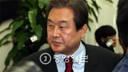 김무성의 '권력자' 발언에 친박 vs 비박 대결구도