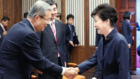 [단독] "홍용표 응분의 책임져야"…김종인, 대통령 독대 후 