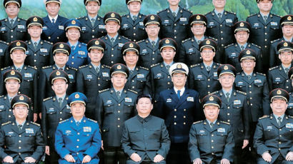 [예영준의 차이 나는 차이나] ‘시 핵심’으로 불리는 시진핑…군까지 완전 장악 신호
