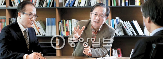 “한국 안보의 이중 위기” vs “위기에서 기회 올 수도”
