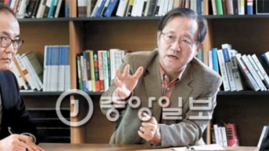 “한국 안보의 이중 위기” vs “위기에서 기회 올 수도”