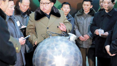 김정은 “핵탄 경량화·표준화” 한·미 “그럴 능력 없다”