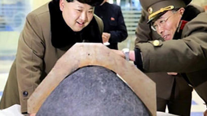 [이슈추적] 김정은 “탄도로켓 빈틈없이 준비” 국방부 “북 기술확보 못해”