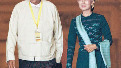[사진] 미얀마 대통령에 수지 여사 비서 출신 틴 쩌