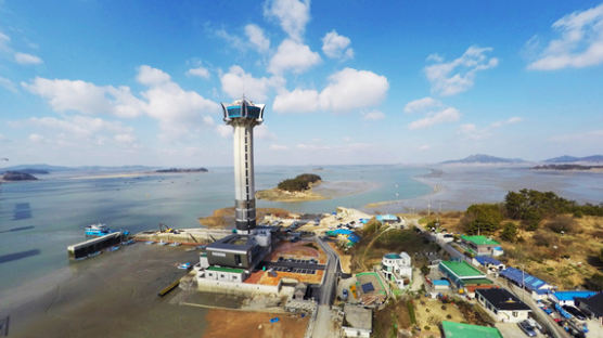 '서해 비경 한눈에' 111m 영광칠산타워 개장