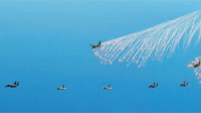[사진] 공군 전투기·수송기 16대 정밀 타격 훈련